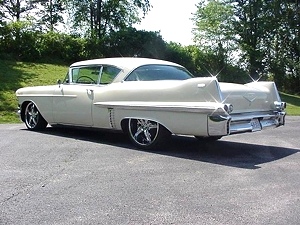 1957 CADILLAC COUPE DE VILLE
