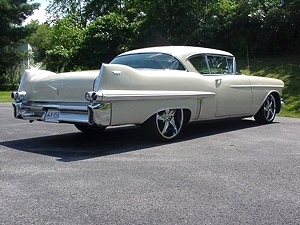 1957 CADILLAC COUPE DE VILLE