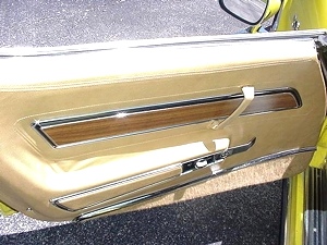 1975 CHEVY CORVETTE STINGRAY / T-TOPS