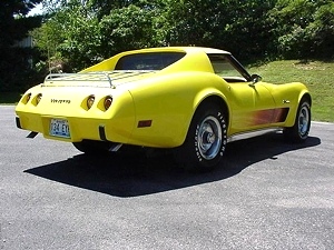 1975 CHEVY CORVETTE STINGRAY / T-TOPS