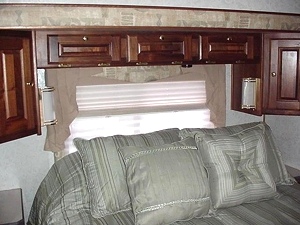 2001 MONACO DIPLOMAT LE 40PBD