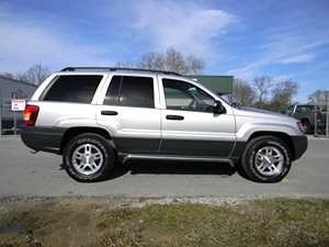 2004 JEEP GRAND CHEROKEE LAREDO 4X4