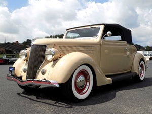 1936 Ford Deluxe Club Cabriolet