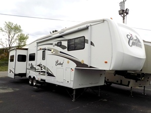 2008 Forest River Cardinal 5th Wheel Camper (35)